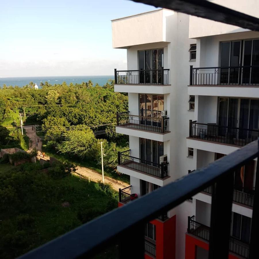 Shanzu Beach Apartment With Stunning Ocean View Mwakirunge Exterior foto